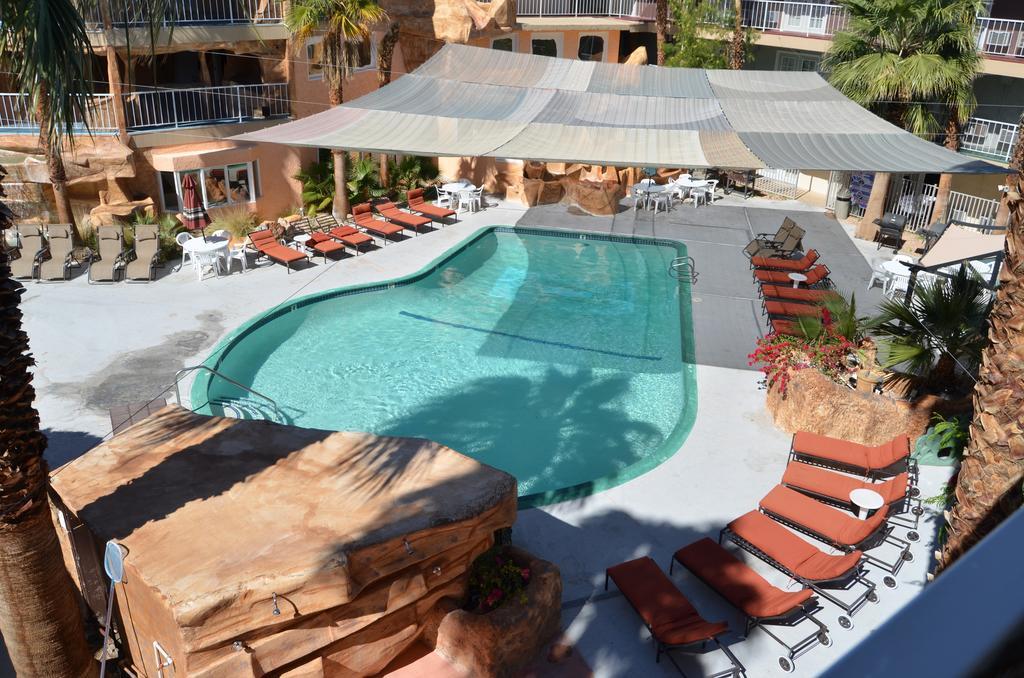 Hyundae Resort And Spa Desert Hot Springs Exterior photo